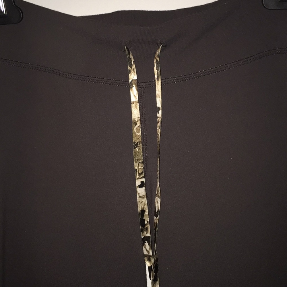 Lululemon Crop Pant - Picture 5 of 6